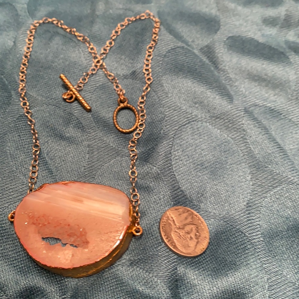Quartz pendant necklace